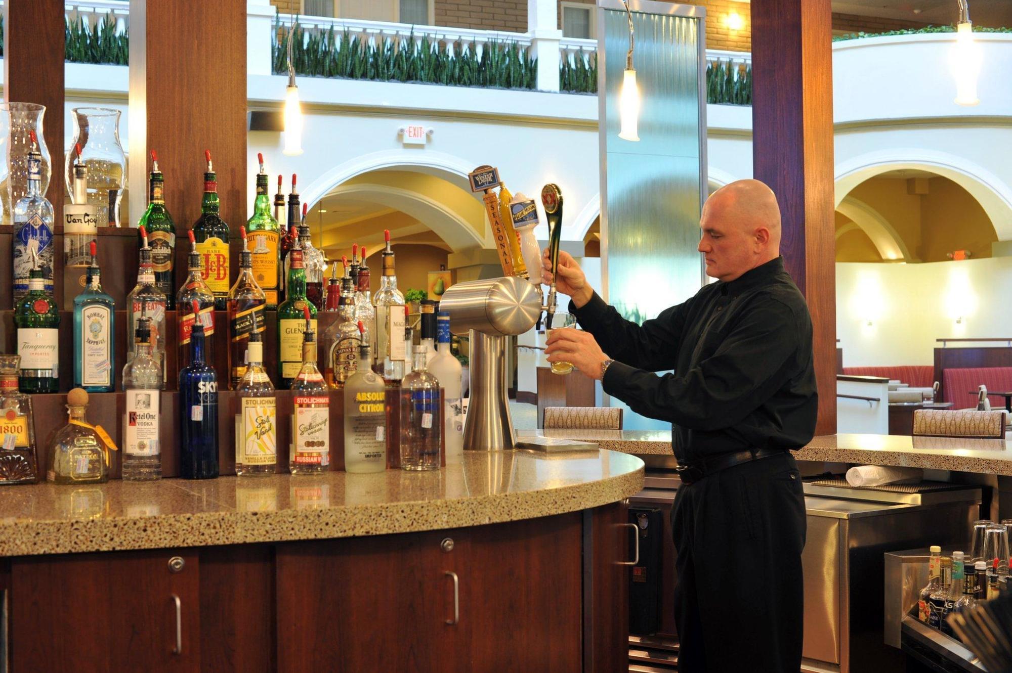 Embassy Suites Dallas - Park Central Area Restaurant photo